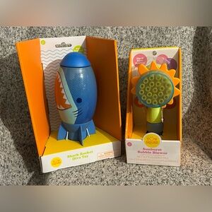 NEW SUN SQUAD Summer Vacation Toy Bundle Sunburst Bubble Blower Shark Dive Toy